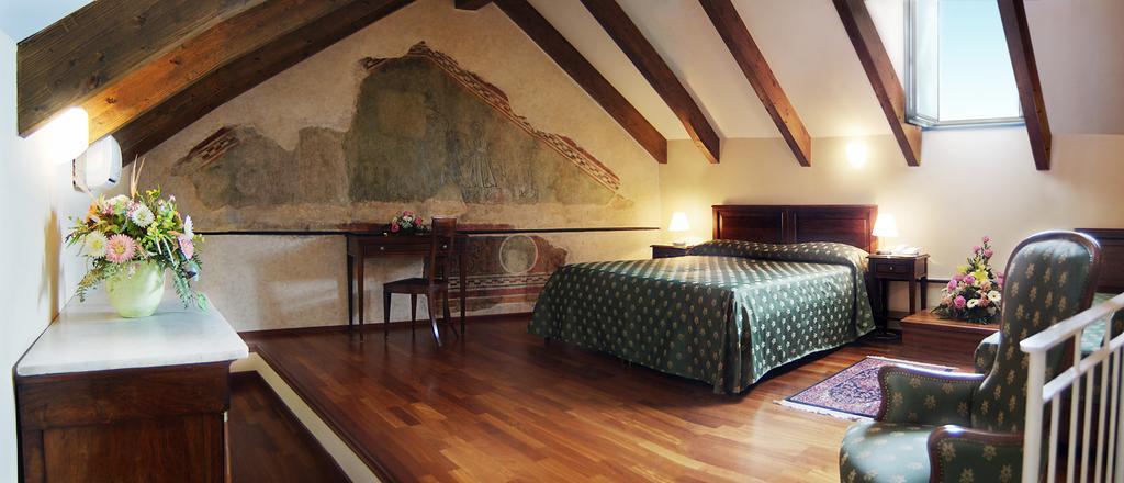 Palazzo Vescovile Hotel Noli Pokoj fotografie
